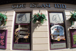 The Islay Inn outside