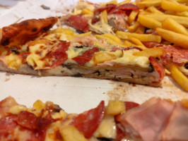 Pizze Pazze food