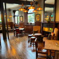 Marquess Tavern inside