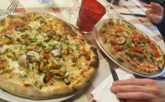 Pizzeria La Fenice food