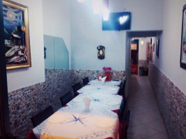 Pizzeria Aquila inside