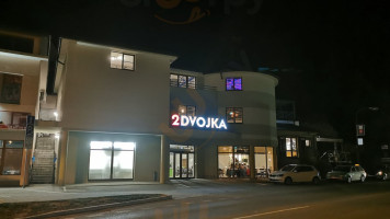 Dvojka outside