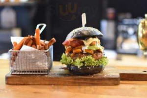 Barvírna Craft Beer Burgers food