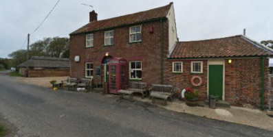 The Nelson Head outside