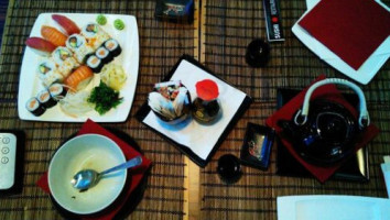 Sushi Miomi food