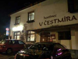 U Cestmira outside