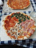 Pizza Borsalino food