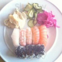 Zen Sushi Tea food