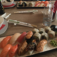 Domino Sushi food