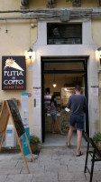 Putia Del Coppo Street Food food