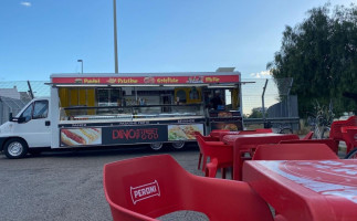 Dino Street Food outside