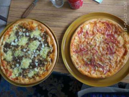Pizzeria Lanterna food