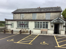 The Farmers Arms inside