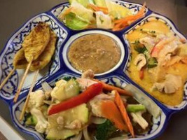 Joes Thai Kitchen food