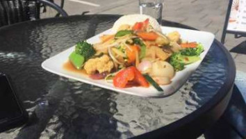 Yam Yam Thai Wok food