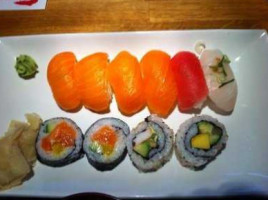 Sushi Fu food