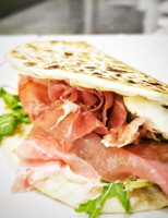 Piadina E Dintorni food