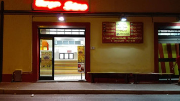 Burger Store Di Simoni Rita (vicino Al Teatro) food