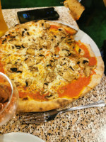 Florios Pizzeria food