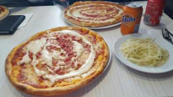 Pizzeria Milano food