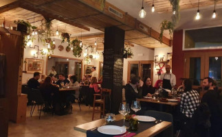 Osteria Dei Melograni inside