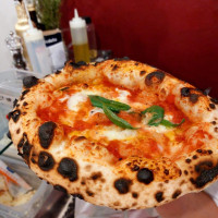 7si Pizzeria food