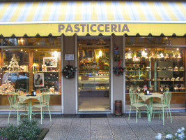 Pasticceria Bertuzzo inside