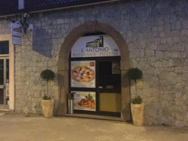 Sant'antonio Pizzeria food