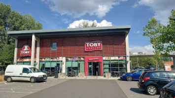 Toby Carvery Trowbridge outside