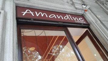 Amandine Cremeria inside