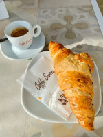 Caffe Baroni food