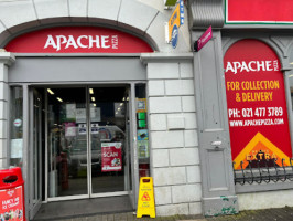 Apache Pizza outside