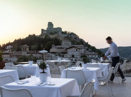 Benedikto Osteria In Assisi food