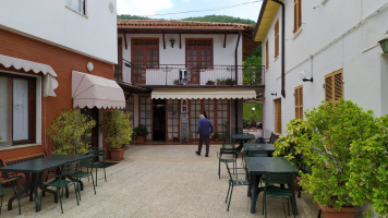 Albergo Cacciatori outside