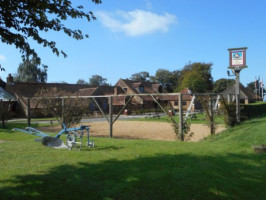 Farmers Arms outside