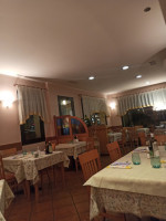 Trattoria-pizzeria Miramonti food