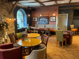 The Moreton Hall Ember Inn inside