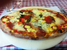 Pizza E Cucina food