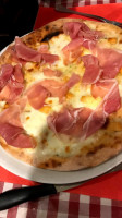 Pizza E Cucina food