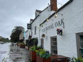 The Royal Oak outside