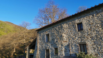 Rifugio Le Cave outside