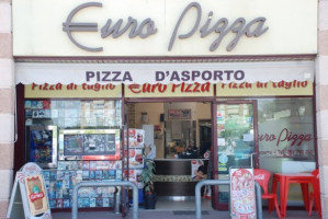 Euro Pizza inside