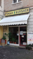 Piada Burgher outside