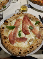 Carpediem Pizzeria Braceria food