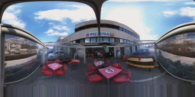 Pizza Si' outside