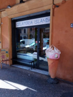 Gelateria Islanda outside