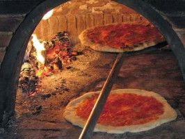 Mozzarella E Pomodoro food