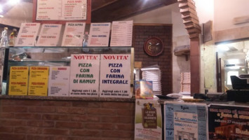 Pizza Dei Desideri inside