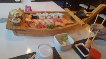 San Sushi food