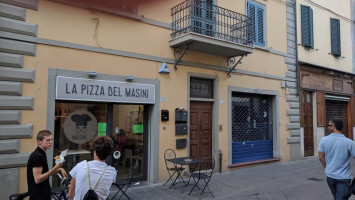 La Pizza Del Masini outside